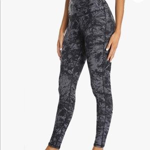 Black And Grey Marble Look Leggings